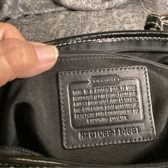 Coach signature monogram canvas bag in gray and black with silver hardware - Picture 5 of 5